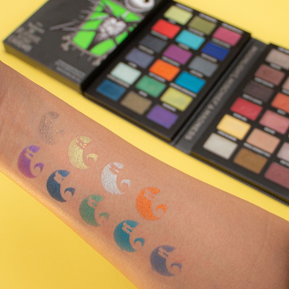 Disney’s The Nightmare Before Christmas Jack & Sally Makeup Bundle - Picture 3 of 11